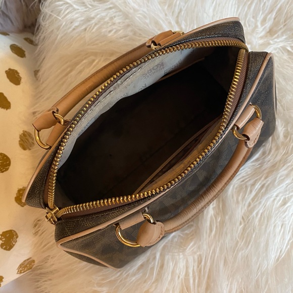 Micheal Kors Brown Logo handbag - Picture 5 of 5